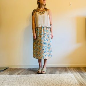 Floral midi skirt with side slit SZ: Small